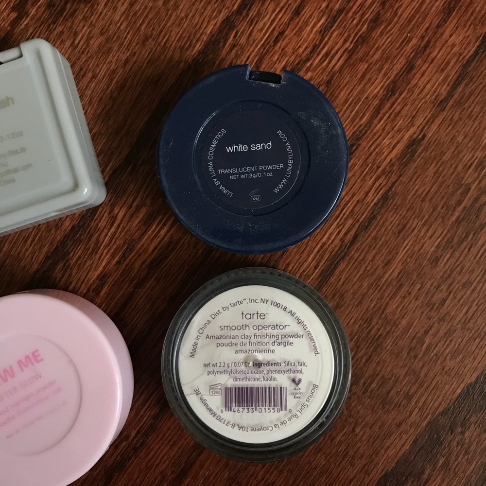 NIB Makeup bundle - Picture 6 of 6